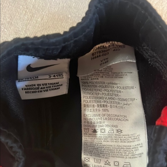 Nike Black and Red Athletic Set Kids 4T - Picture 9 of 11
